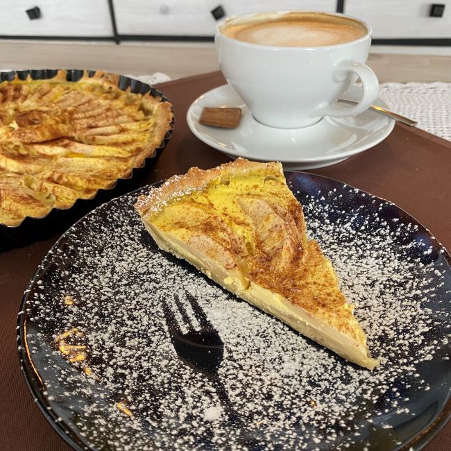 Tarta_z_jablkami_str_2.jpg